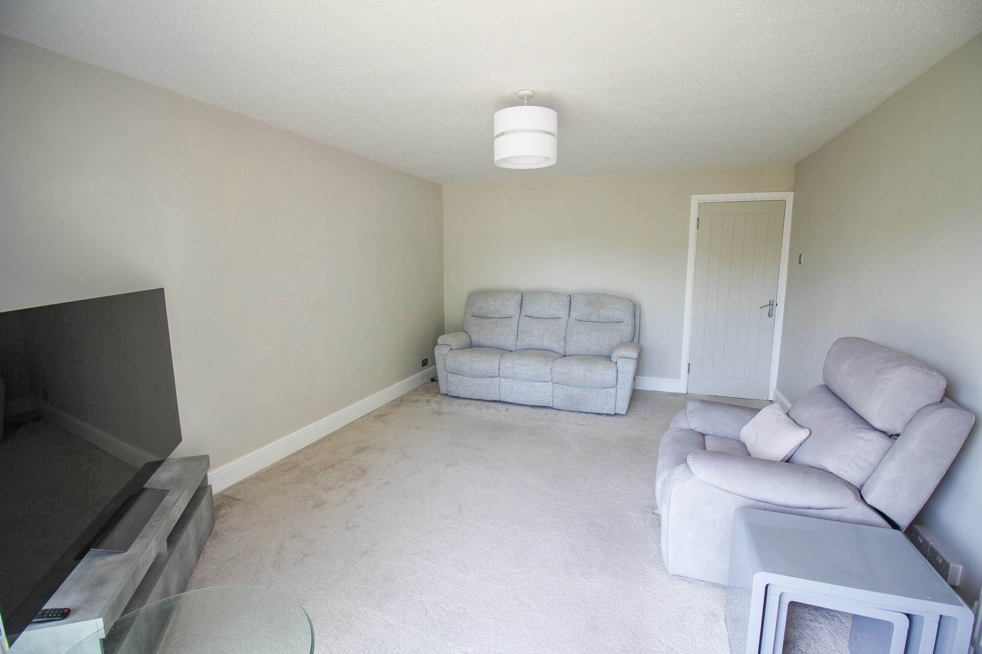 Arundell Court**Ground Floor**Totally Renovated**two Bedrooms**Patio Area**2 Minutes to Town**, Image 3