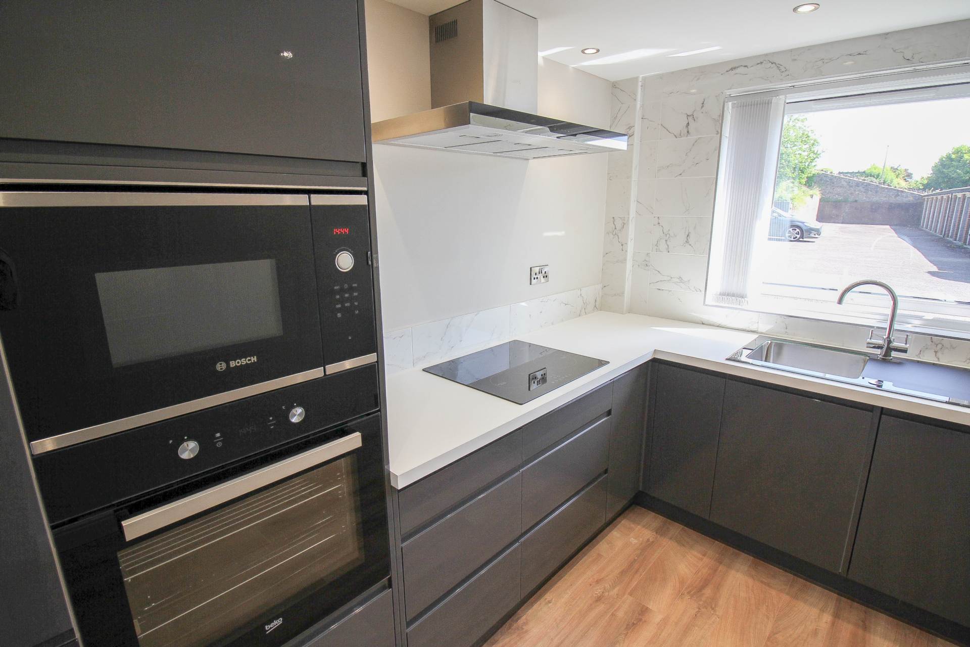 Arundell Court**Ground Floor**Totally Renovated**two Bedrooms**Patio Area**2 Minutes to Town**, Image 6