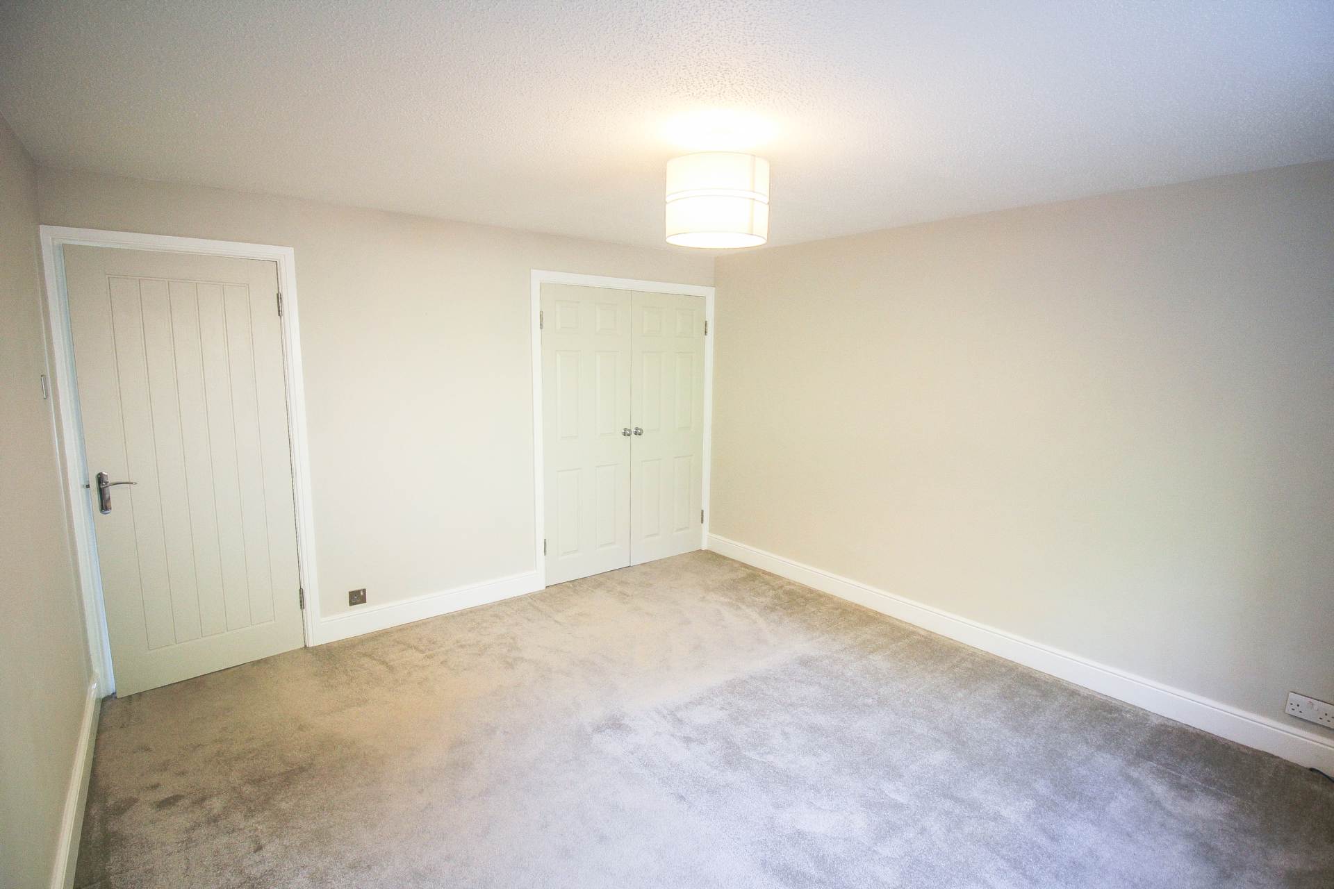 Arundell Court**Ground Floor**Totally Renovated**two Bedrooms**Patio Area**2 Minutes to Town**, Image 7