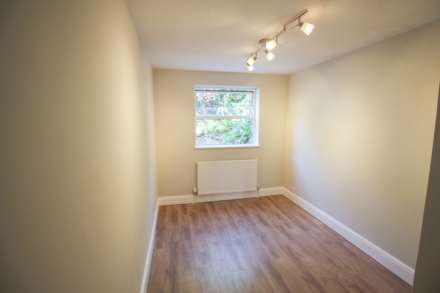 Arundell Court**Ground Floor**Totally Renovated**two Bedrooms**Patio Area**2 Minutes to Town**, Image 10