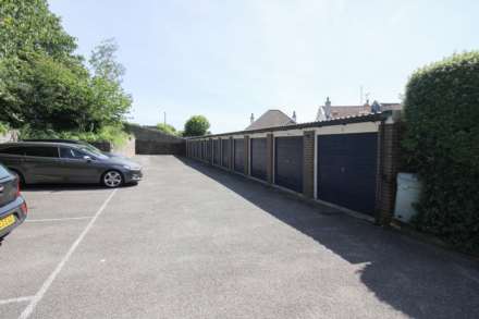 Arundell Court**Ground Floor**Totally Renovated**two Bedrooms**Patio Area**2 Minutes to Town**, Image 14