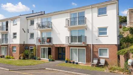 Arundell Court**Ground Floor**Totally Renovated**two Bedrooms**Patio Area**2 Minutes to Town**, Image 15