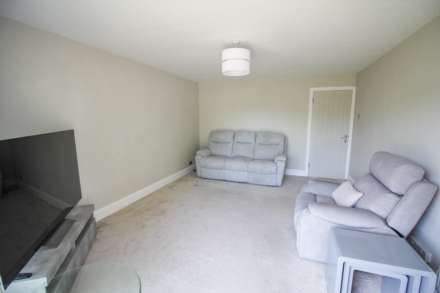 Arundell Court**Ground Floor**Totally Renovated**two Bedrooms**Patio Area**2 Minutes to Town**, Image 3