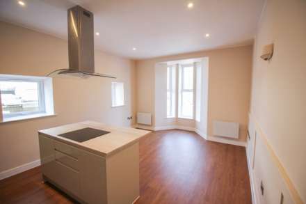 Ellenborough Park South**Stunningly Presented**2 Minutes to Beach**Two Bedrooms**En Suite**Allocated Parking**, Image 4