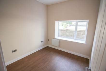 Ellenborough Park South**Stunningly Presented**2 Minutes to Beach**Two Bedrooms**En Suite**Allocated Parking**, Image 8