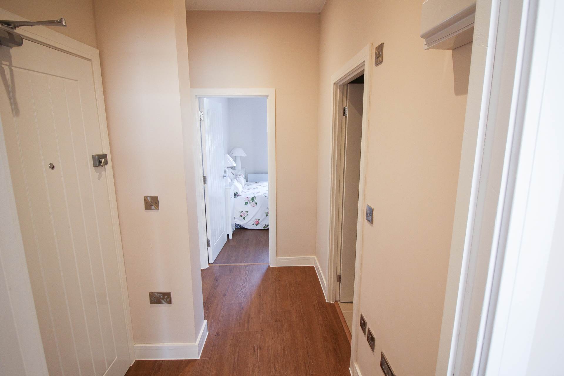 **2 Minutes to Beach**Newly Converted**Two Double Bedrooms**Ground Floor**Parking with EV Point**, Image 10