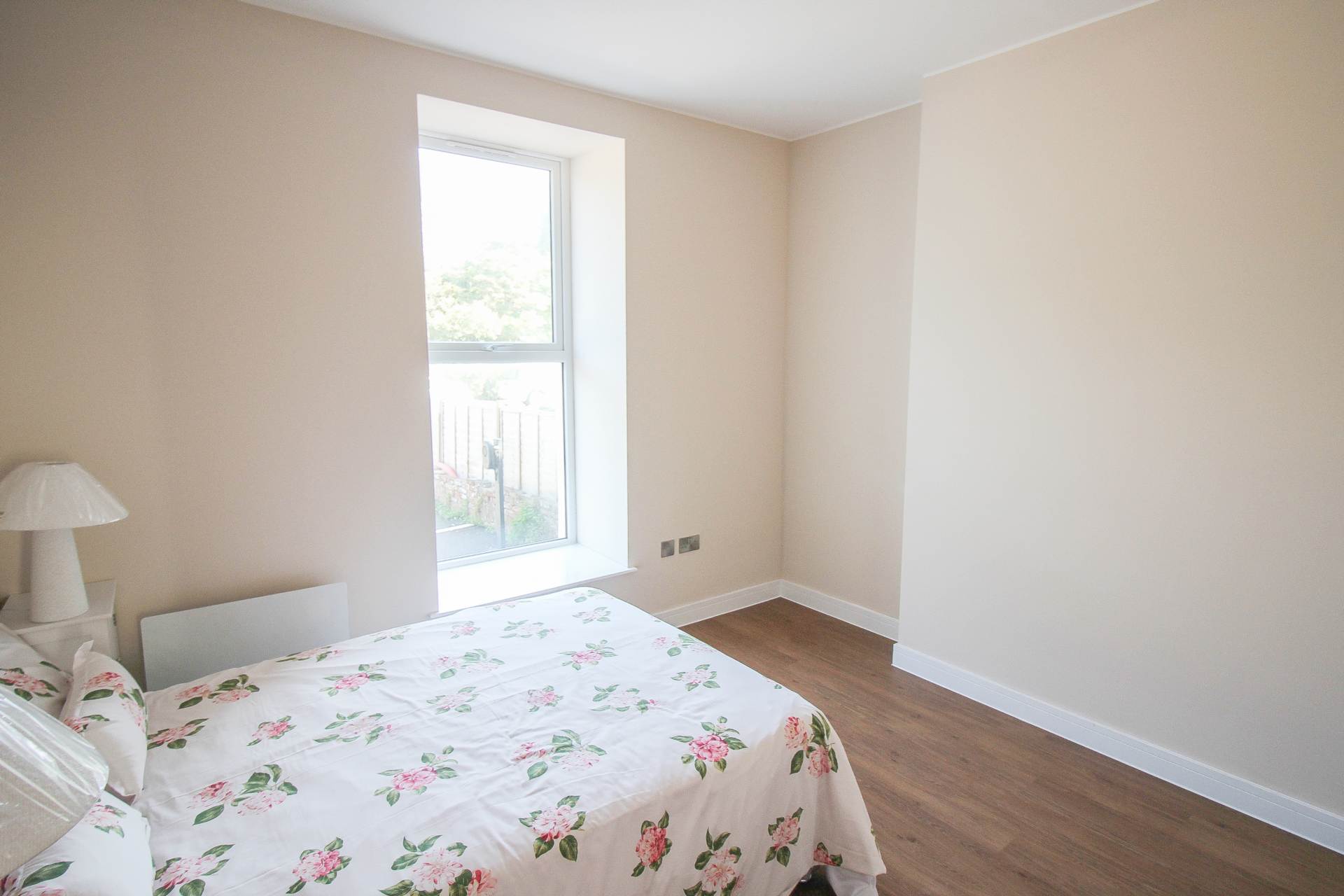 **2 Minutes to Beach**Newly Converted**Two Double Bedrooms**Ground Floor**Parking with EV Point**, Image 7