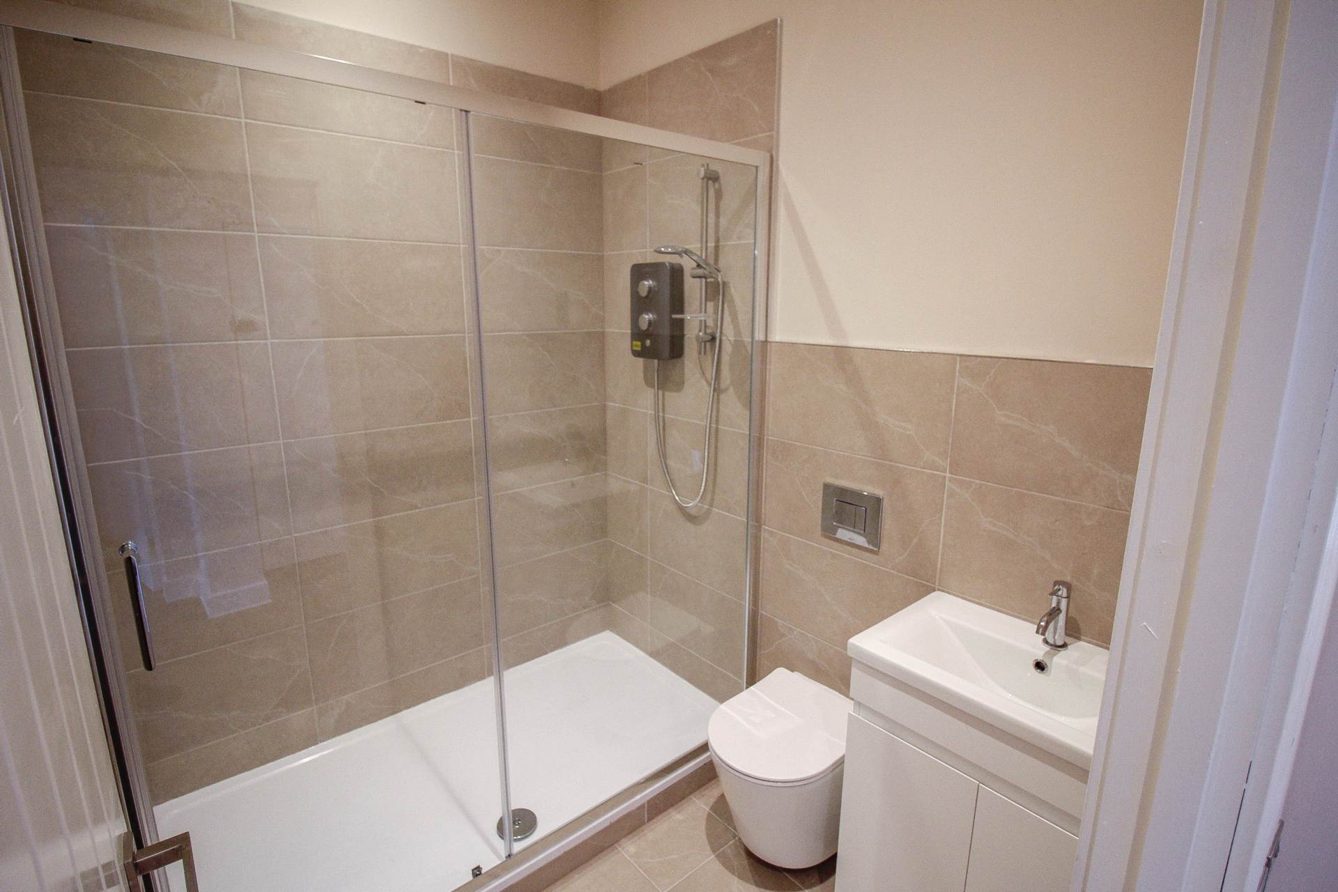 **2 Minutes to Beach**Newly Converted**Two Double Bedrooms**Ground Floor**Parking with EV Point**, Image 9