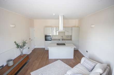 **2 Minutes to Beach**Newly Converted**Two Double Bedrooms**Ground Floor**Parking with EV Point**, Image 2