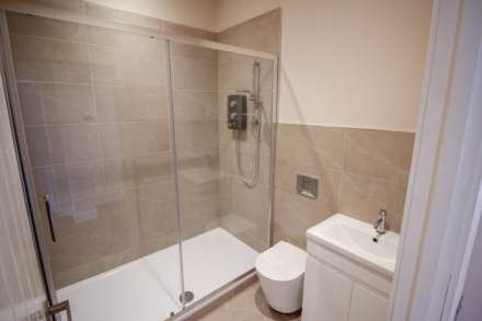 **2 Minutes to Beach**Newly Converted**Two Double Bedrooms**Ground Floor**Parking with EV Point**, Image 9