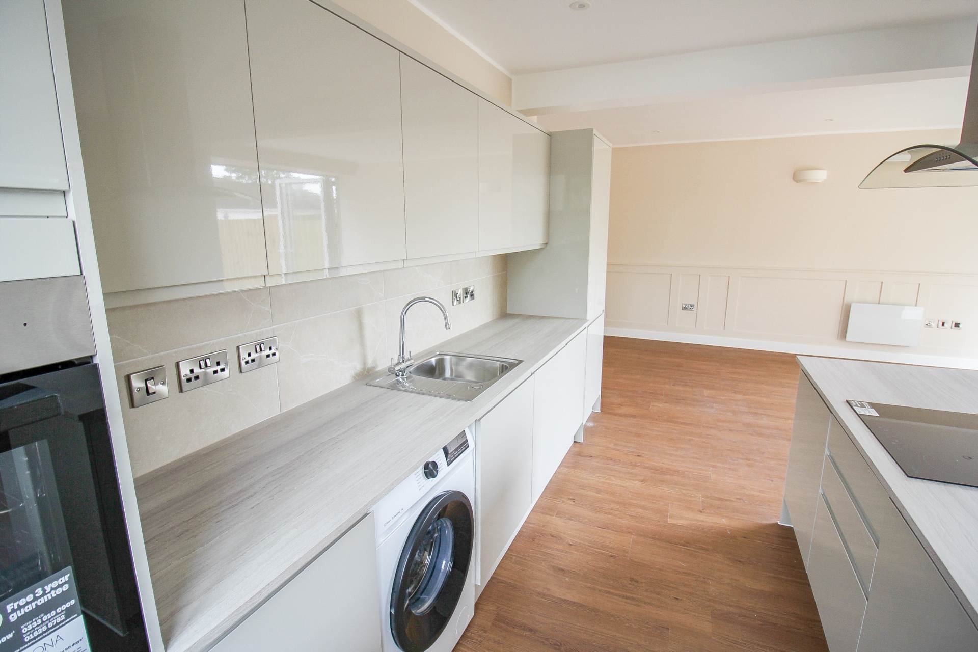 Ellenborough Park South**2 Minutes to Beach**Open Plan Living**2 Bedrooms**Garden**Allocated Parking**, Image 5