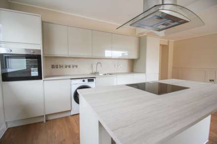 Ellenborough Park South**2 Minutes to Beach**Open Plan Living**2 Bedrooms**Garden**Allocated Parking**, Image 4