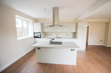 Ellenborough Park South**2 Minutes to Beach**Open Plan Living**2 Bedrooms**Garden**Allocated Parking**, Image 7