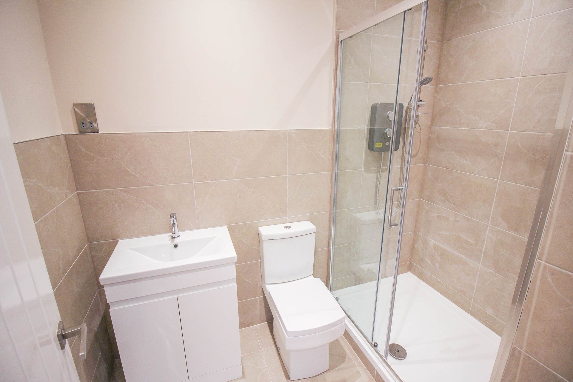 **Ellenborough Park South**Superb Location**2 Double Bedrooms**Newly Refurbished**Allocated Parking, Image 13