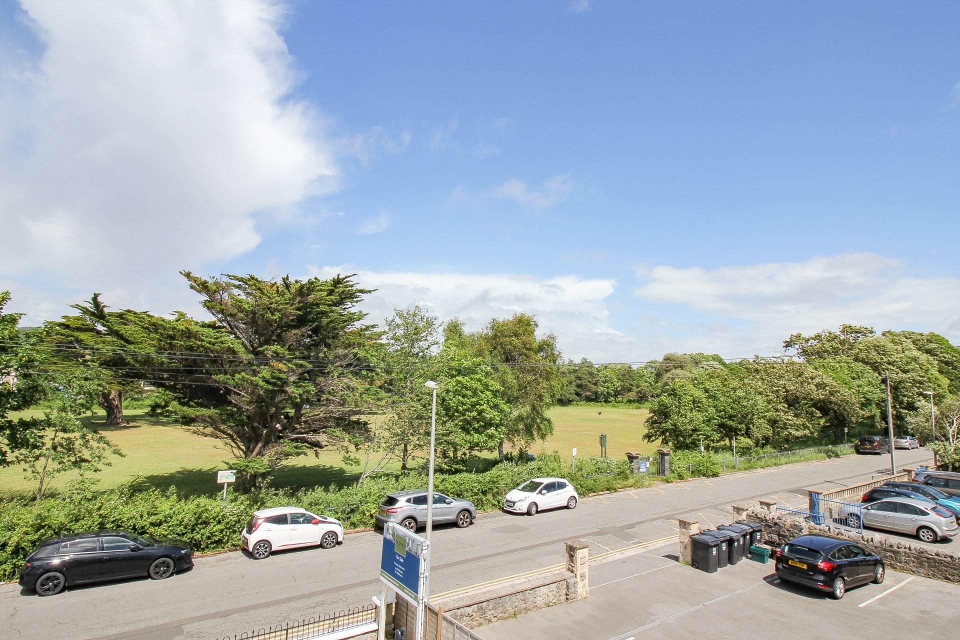 **Ellenborough Park South**Superb Location**2 Double Bedrooms**Newly Refurbished**Allocated Parking, Image 16