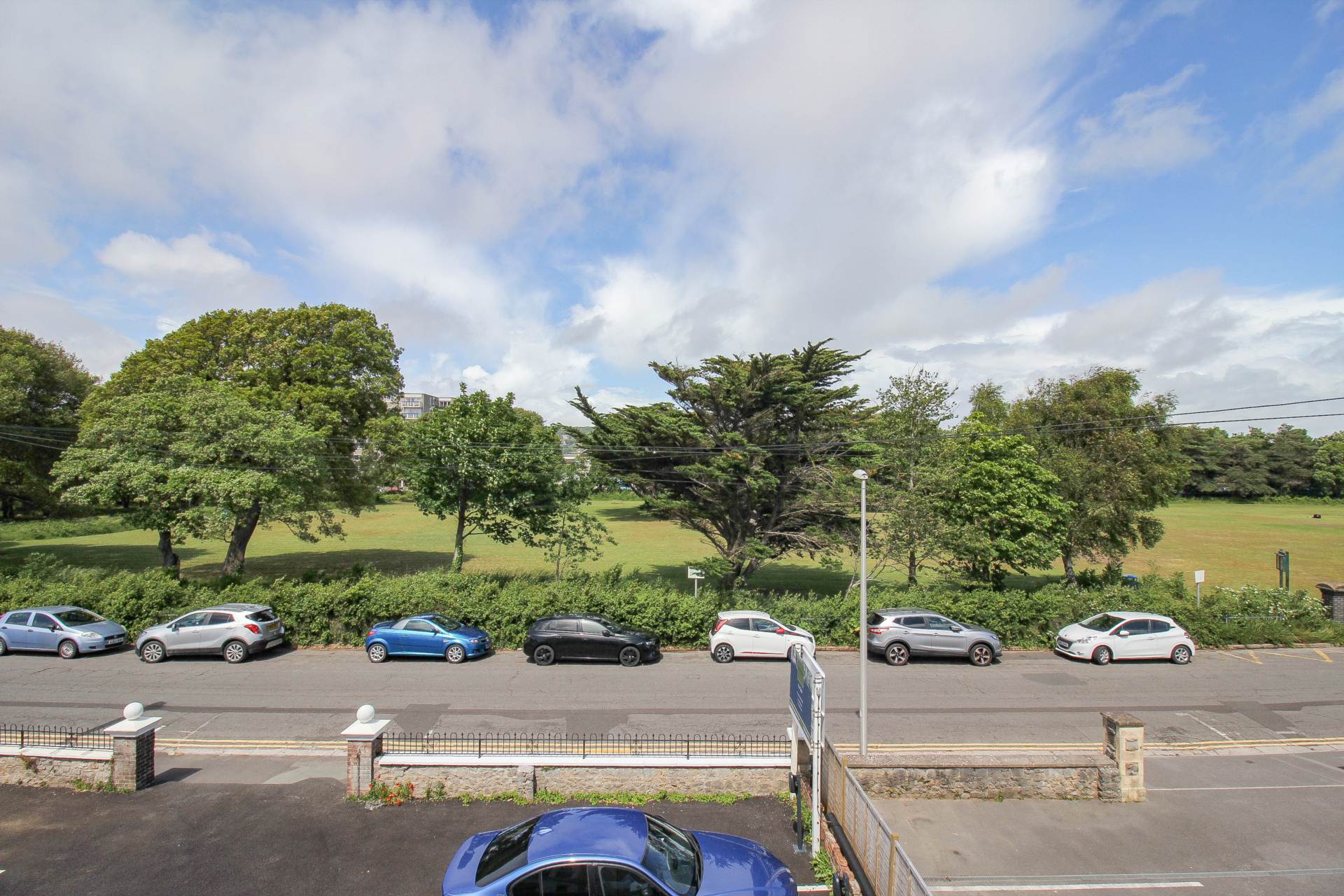 **Ellenborough Park South**Superb Location**2 Double Bedrooms**Newly Refurbished**Allocated Parking, Image 5