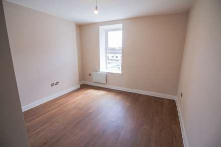 **Ellenborough Park South**Superb Location**2 Double Bedrooms**Newly Refurbished**Allocated Parking, Image 12