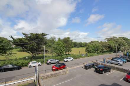 **Ellenborough Park South**Superb Location**2 Double Bedrooms**Newly Refurbished**Allocated Parking, Image 14