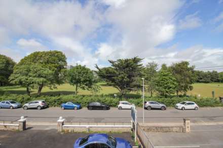 **Ellenborough Park South**Superb Location**2 Double Bedrooms**Newly Refurbished**Allocated Parking, Image 5