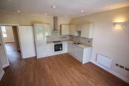 **Ellenborough Park South**Superb Location**2 Double Bedrooms**Newly Refurbished**Allocated Parking, Image 6