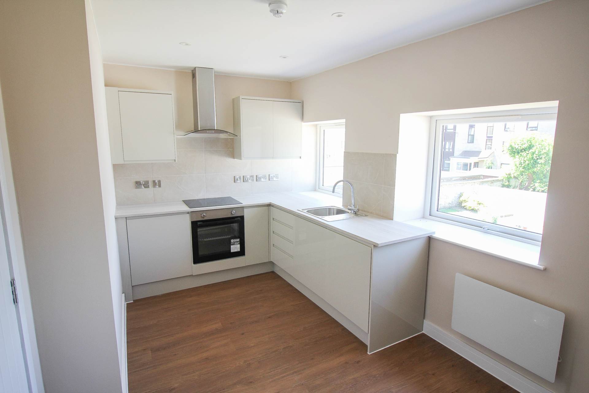 South Ward**2 Minutes to Beach**Ideal First Time Buy**Newly Converted Apartment**, Image 3