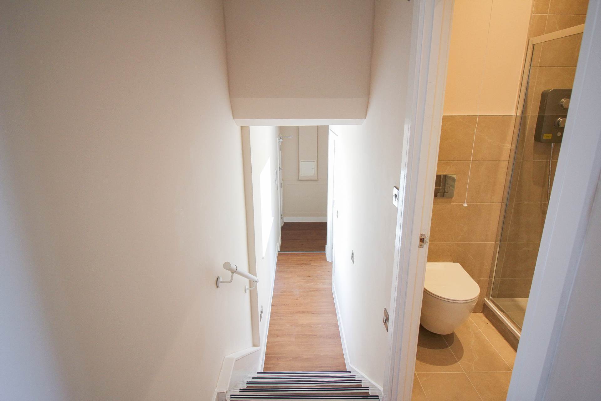 South Ward**2 Minutes to Beach**Ideal First Time Buy**Newly Converted Apartment**, Image 8