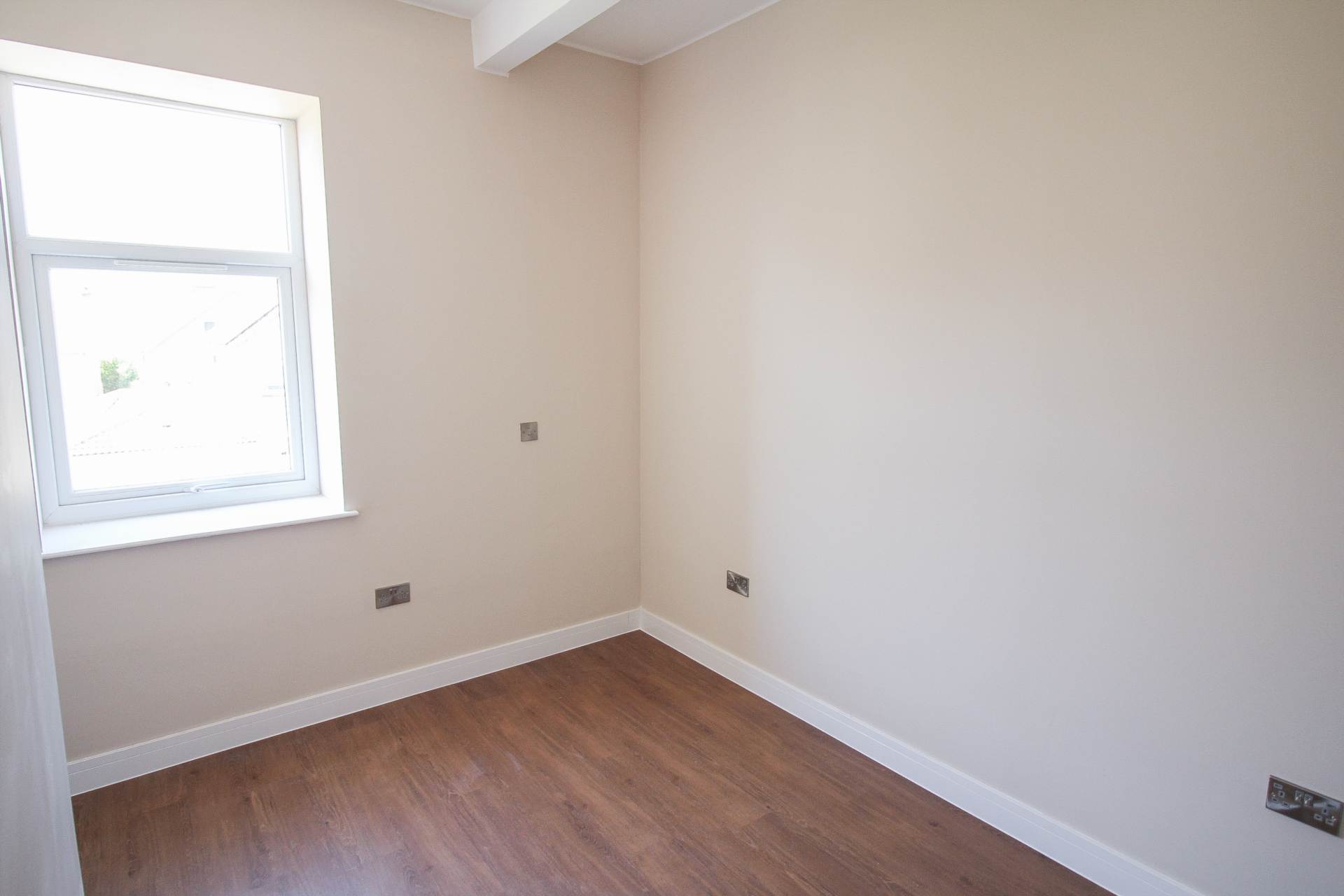 South Ward**2 Minutes to Beach**Ideal First Time Buy**Newly Converted Apartment**, Image 9