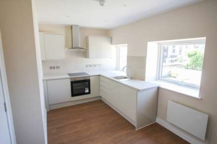 South Ward**2 Minutes to Beach**Ideal First Time Buy**Newly Converted Apartment**, Image 3