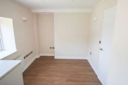 South Ward**2 Minutes to Beach**Ideal First Time Buy**Newly Converted Apartment**, Image 4