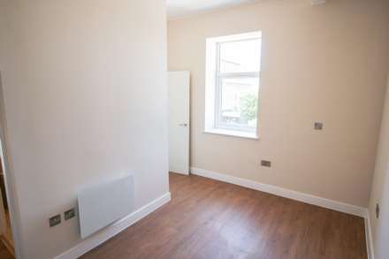 South Ward**2 Minutes to Beach**Ideal First Time Buy**Newly Converted Apartment**, Image 6