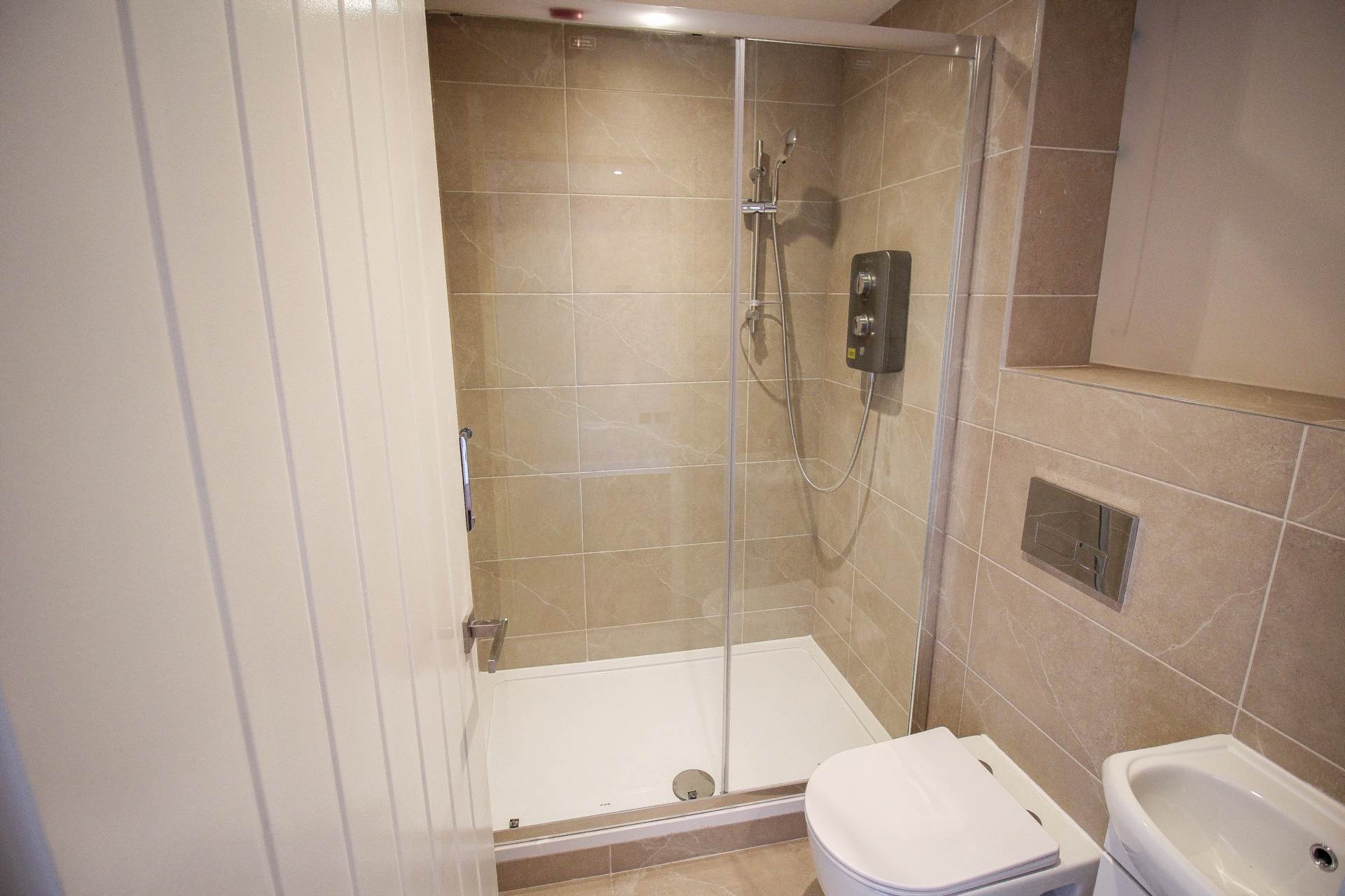 Ellenborough Park South**2 Minutes to Beach**Newly Converted**Stunningly Presented**Open Plan Living**, Image 9