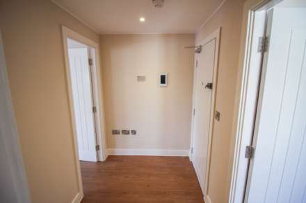 Ellenborough Park South**2 Minutes to Beach**Newly Converted**Stunningly Presented**Open Plan Living**, Image 3