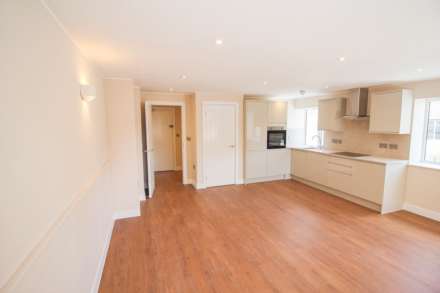 Ellenborough Park South**2 Minutes to Beach**Newly Converted**Stunningly Presented**Open Plan Living**, Image 4