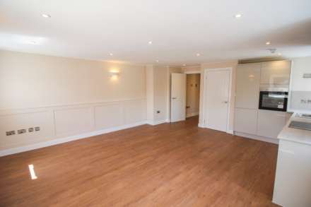 Ellenborough Park South**2 Minutes to Beach**Newly Converted**Stunningly Presented**Open Plan Living**, Image 5