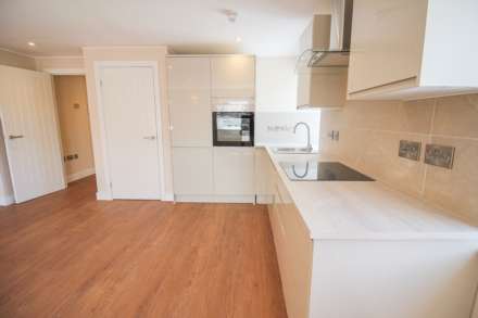 Ellenborough Park South**2 Minutes to Beach**Newly Converted**Stunningly Presented**Open Plan Living**, Image 6