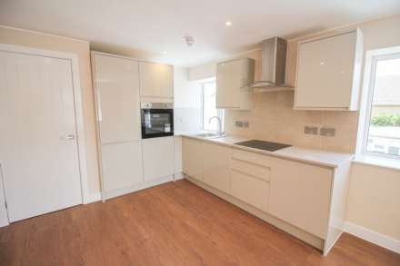 Ellenborough Park South**2 Minutes to Beach**Newly Converted**Stunningly Presented**Open Plan Living**, Image 7