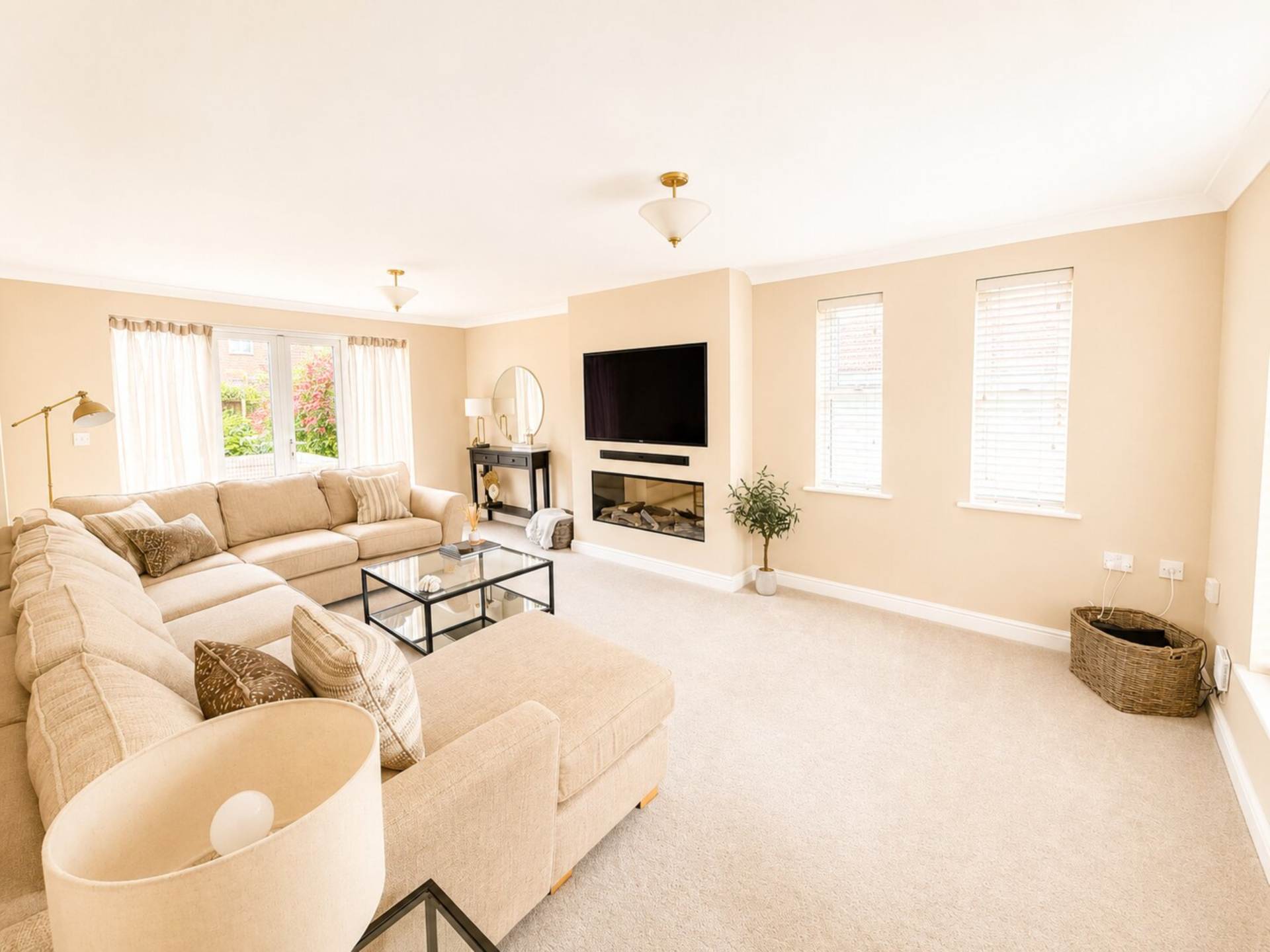 Merton Drive, Exceptional Executive Home, Image 14