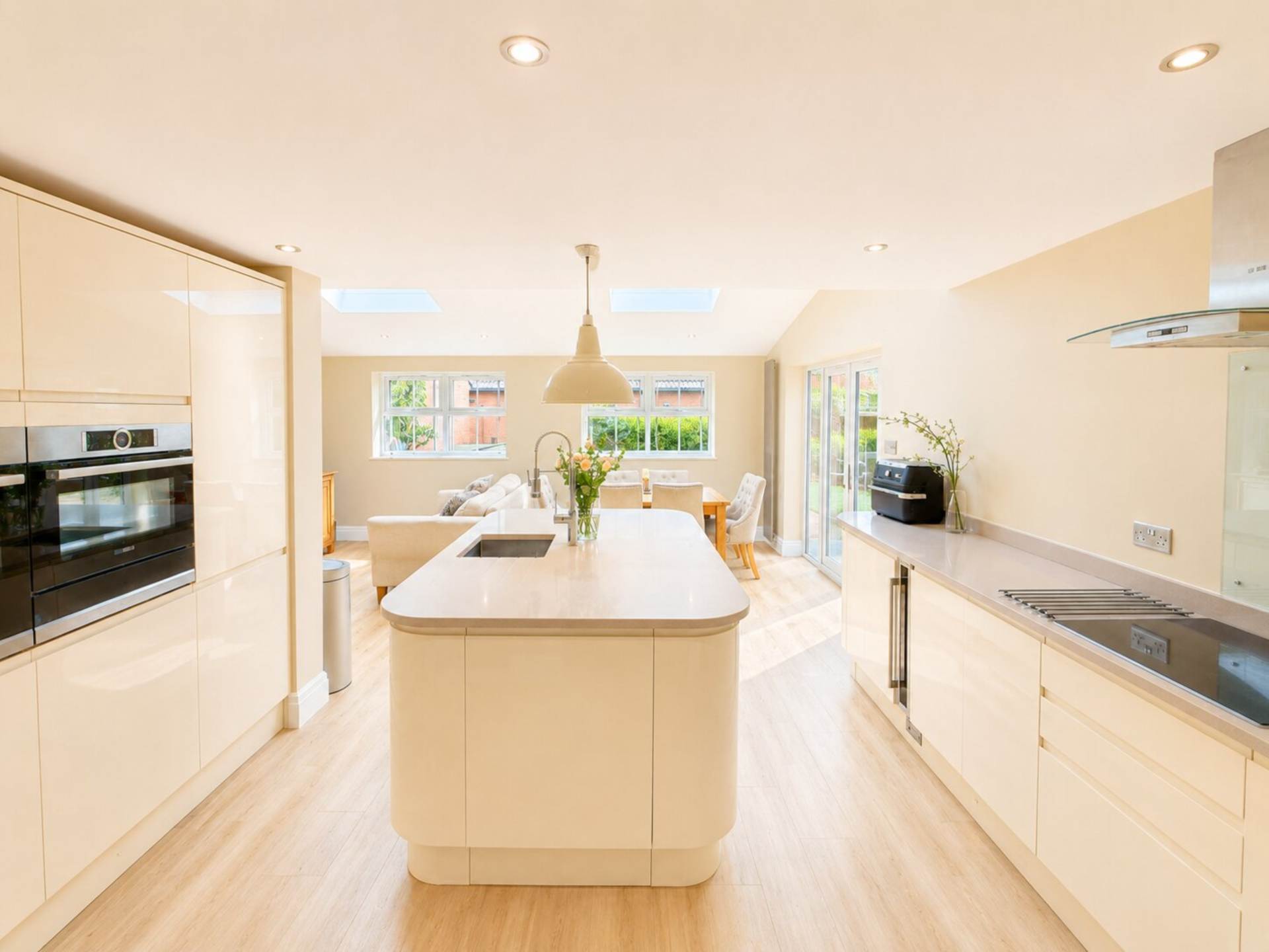 Merton Drive, Exceptional Executive Home, Image 4