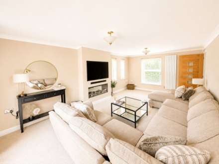 Merton Drive, Exceptional Executive Home, Image 15