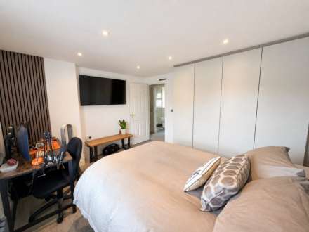 Merton Drive, Exceptional Executive Home, Image 22