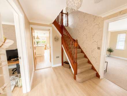 Merton Drive, Exceptional Executive Home, Image 3