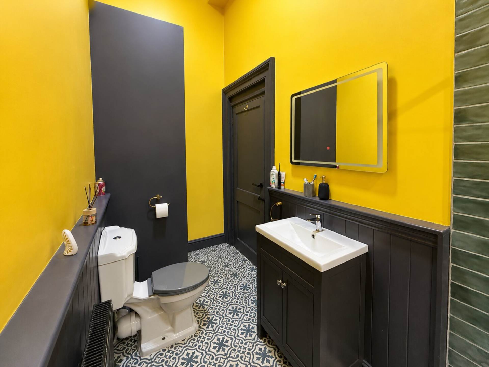 South Road, Hillside - Renovated & Character Filled Flat - Own Entrance, Image 14