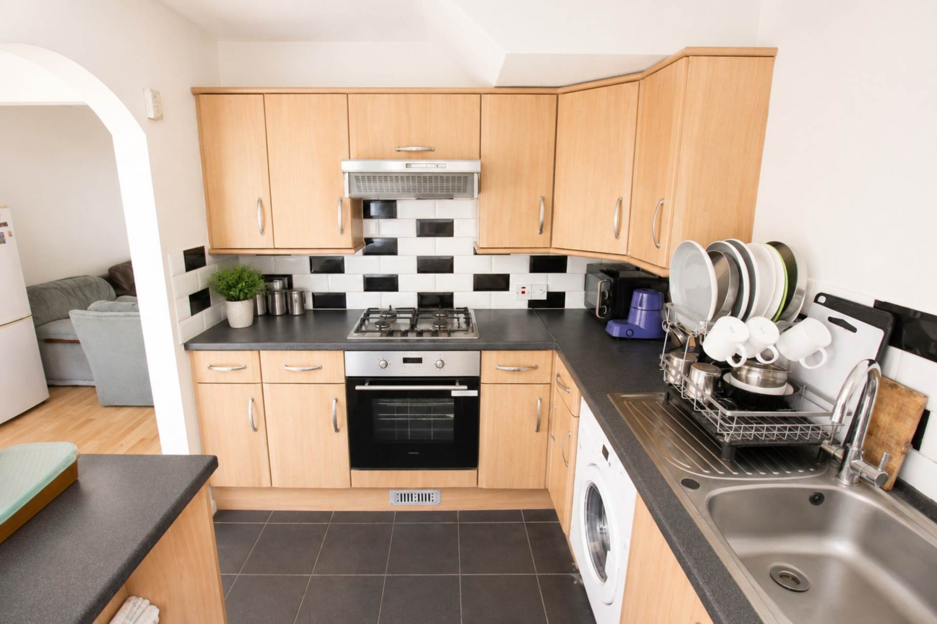 **Methwyn Close**3 Bedrooms**Priced for Quick Sale**Good Size Sunny Rear Garden**No Onward Chain**, Image 4