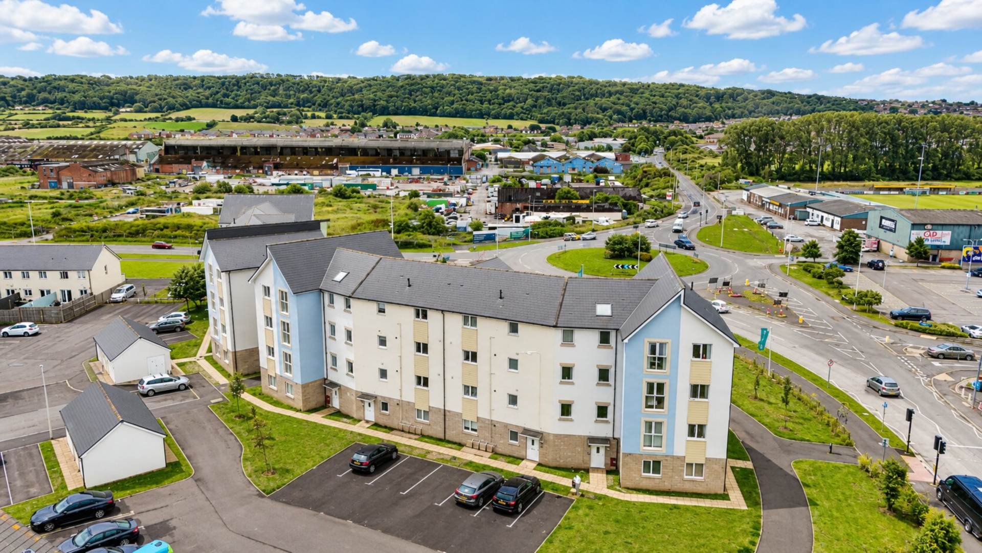 Airoh End, Haywood Village - Ground Floor Apartment - Own Entrance, Image 12