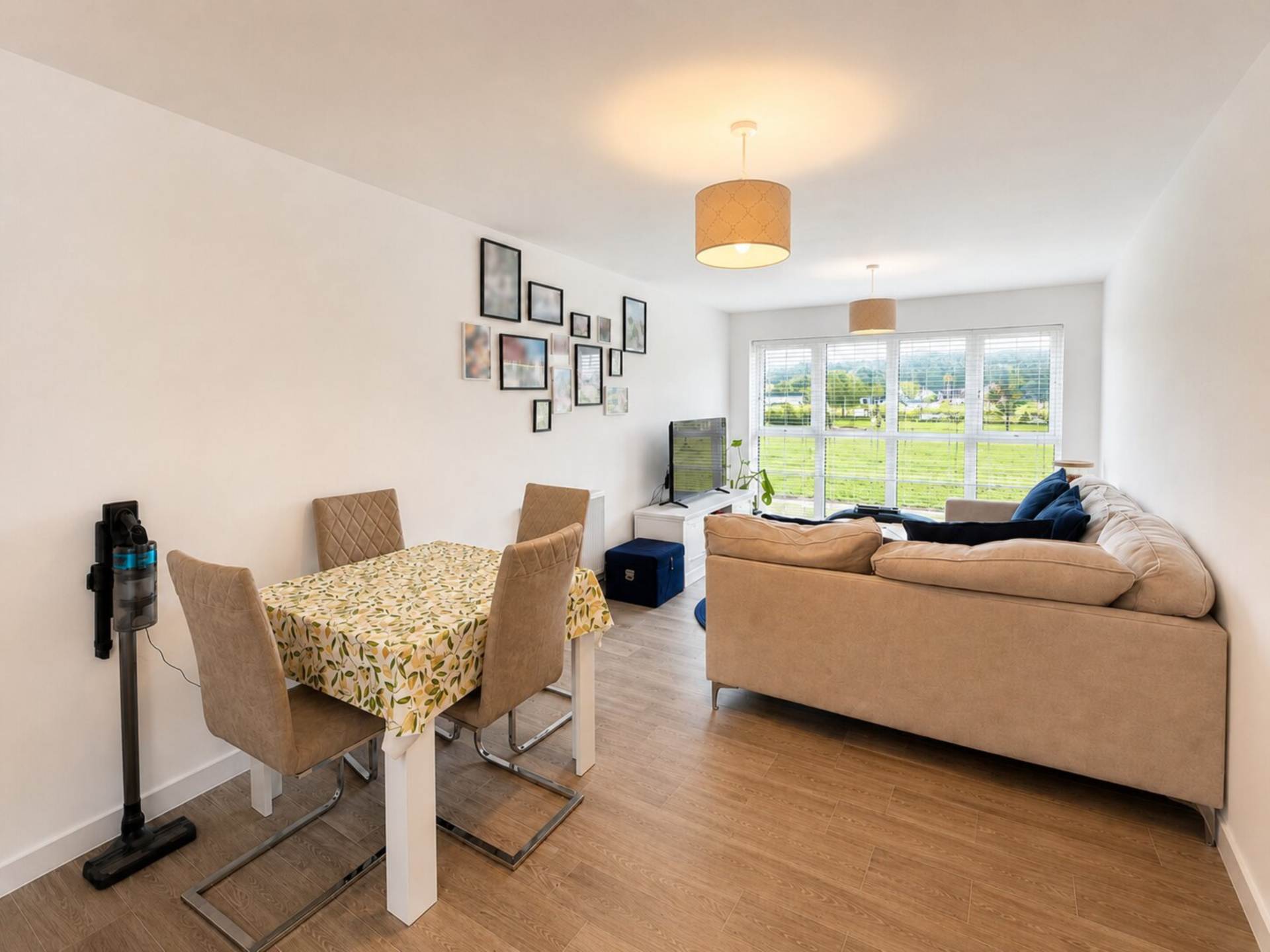 Airoh End, Haywood Village - Ground Floor Apartment - Own Entrance, Image 4