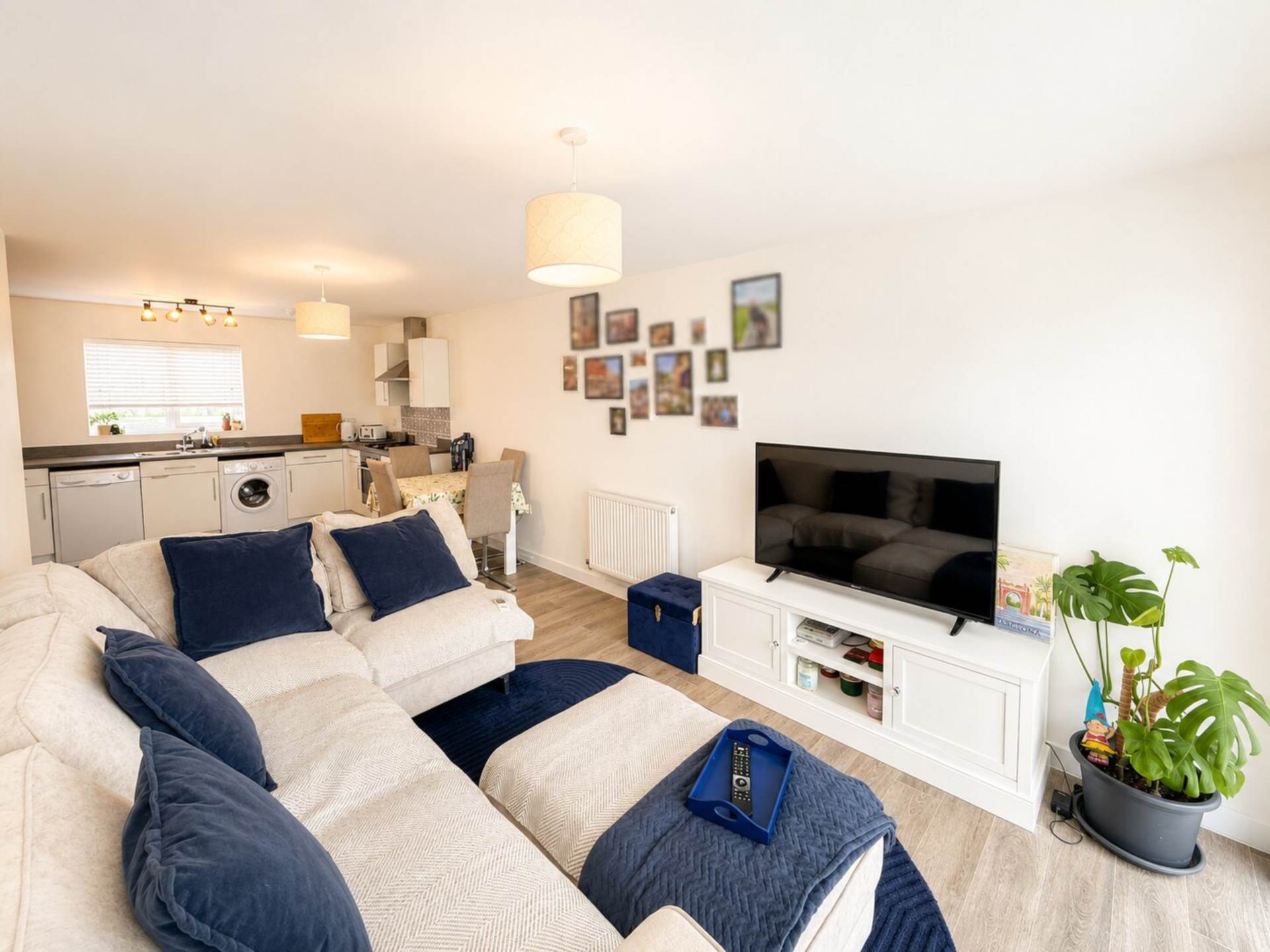 Airoh End, Haywood Village - Ground Floor Apartment - Own Entrance, Image 6
