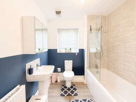 Airoh End, Haywood Village - Ground Floor Apartment - Own Entrance, Image 10