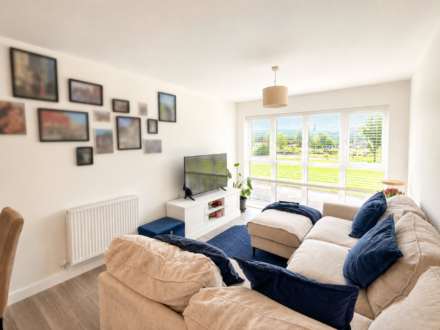 Airoh End, Haywood Village - Ground Floor Apartment - Own Entrance, Image 5