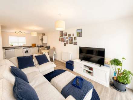 Airoh End, Haywood Village - Ground Floor Apartment - Own Entrance, Image 6