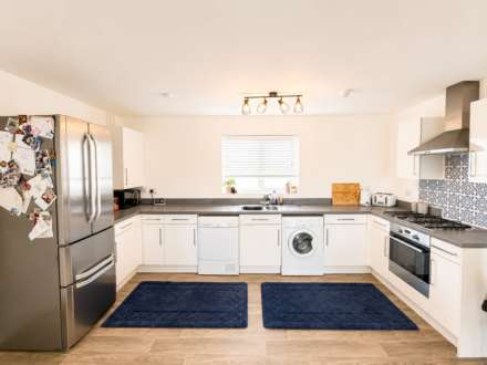 Airoh End, Haywood Village - Ground Floor Apartment - Own Entrance, Image 7